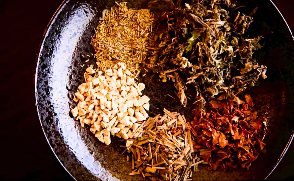 小野市のエステサロン | La nature kakehi 黄土よもぎ蒸し